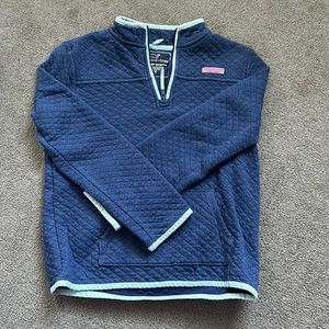 Vineyard vines top